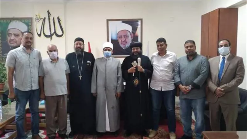 نيافة الأنبا ايلاريون يهنئ رئيس منطقة البحر الأحمر الأزهرية بذكرى المولد النبوي
