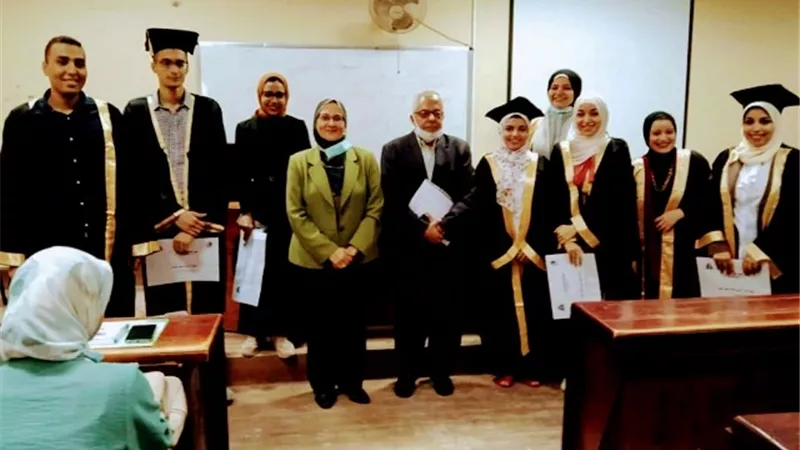 كلية الصيدلة تكريم الطلاب المتفوقين وتستقبل الطلاب الجدد.. بجامعة الفيوم