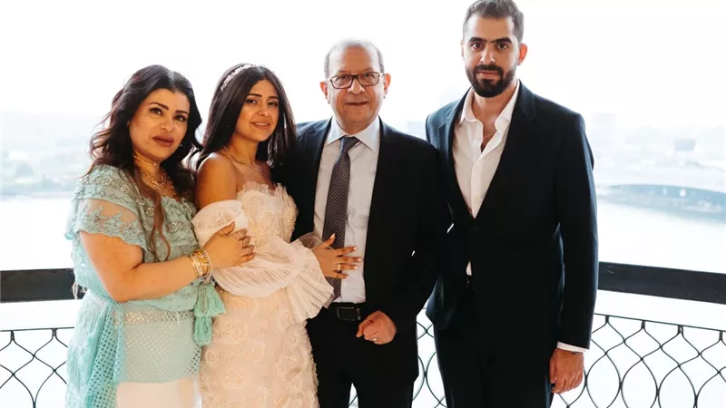 أشرف عبد العزيز المحامي يحتفل بعقد قران كريمته
