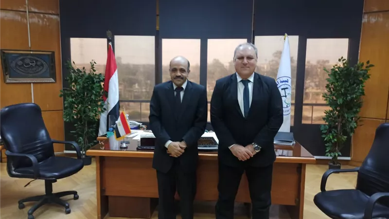 رئيس جامعة بنى سويف التكنولوجية يزور مقر هيئة المواد النووية