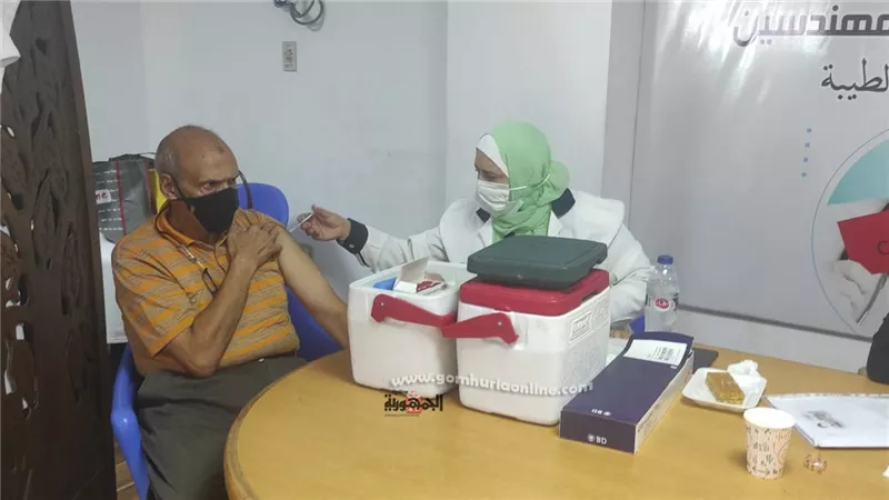 مهندسين الإسكندرية تطعم الفوج الثالث من أعضاءها بالقاح كورونا