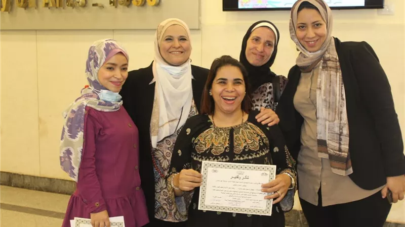 آداب عين شمس تكرم المشاركين المتميزين في مبادرة محو الأمية من أعضاء هيئة التدريس