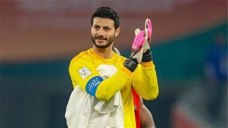 طبيب المنتخب السابق يكشف مفاجأة فى إصابة الشناوي ومدة غيابه