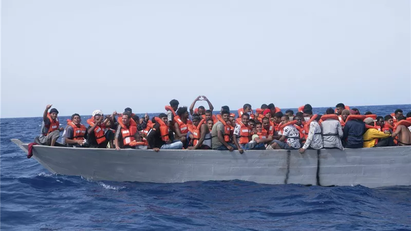 السلطات الإسبانية : إنقاذ أكثر من 140 مهاجرا من قوارب متجهة إلى جزر الكناري