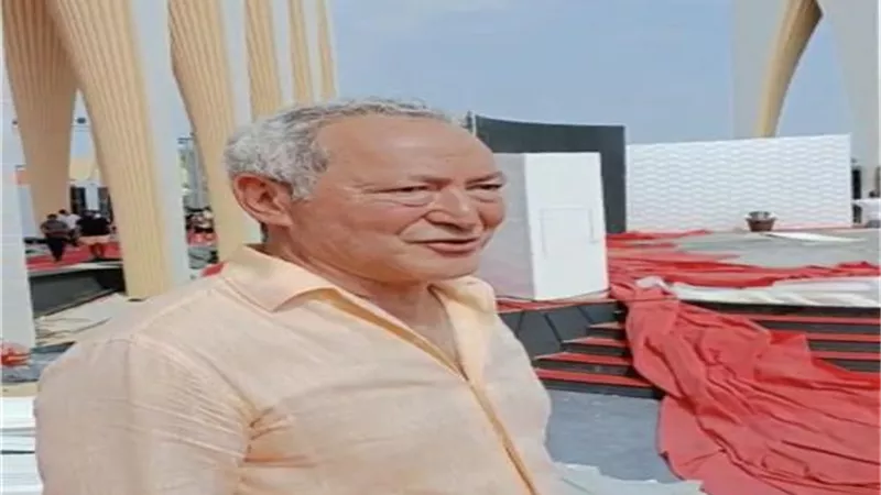سميح ساويرس بعد حريق القاعة قبل افتتاح المهرجان: هنلحق نزين الأعمدة كلها على بكرة