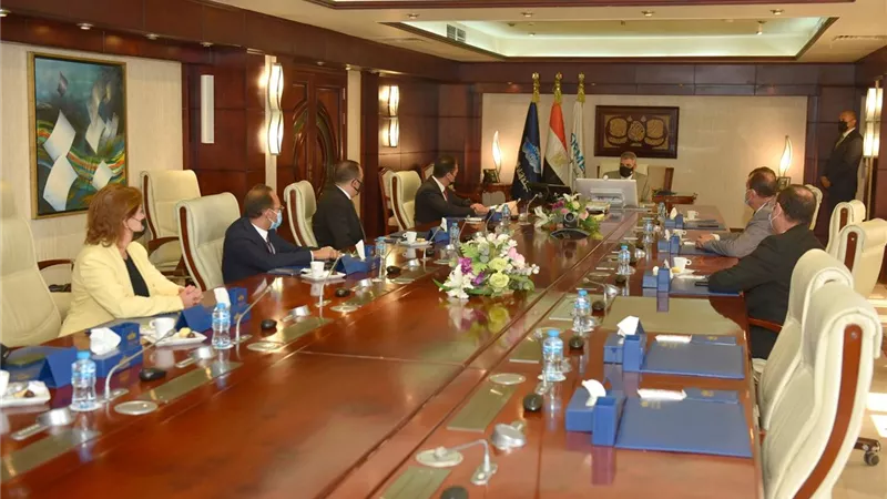 الفريق أسامة ربيع يشهد توقيع بروتوكول تعاون مشترك مع سيمنس العالمية
