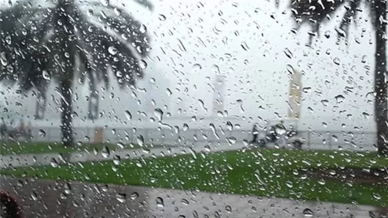 للتعامل مع مهمات الكهرباء .. اتبع 5 خطوات اثناء سقوط أمطار