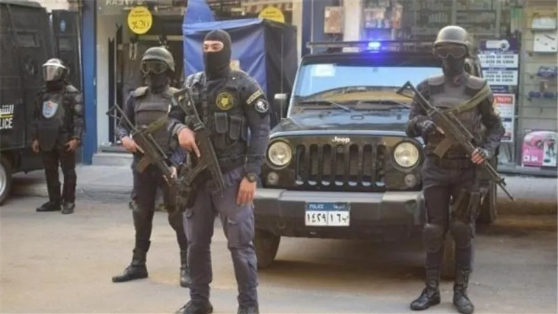 لسرقة قرطها الذهبى.. ضبط سيدتين استدرجتا جارتهما العجوزا وخنقاها حتى الموت بالفيوم