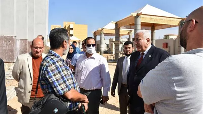 متابعة الأعمال الإنشائية والتشطيبات الجارية بجامعة مدينة السادات