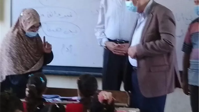 وكيل وزارة التعليم بالقليوبية يتفقد مدارس كفر شكر