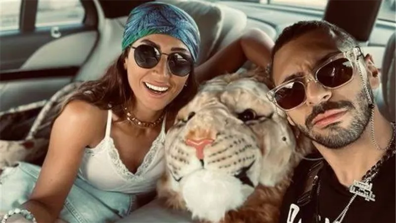 أبو الروس والشربينى يثيران الجدل فى شوارع الجونة.. فيديو صور
