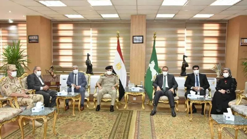 محافظ الشرقية يستقبل مدير جمعية المحاربين القدماء وضحايا الحرب