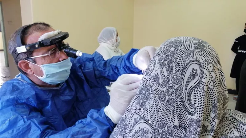 علاج ١٢٧٩ مواطنا بالمجان في قافلة طبية بدمياط