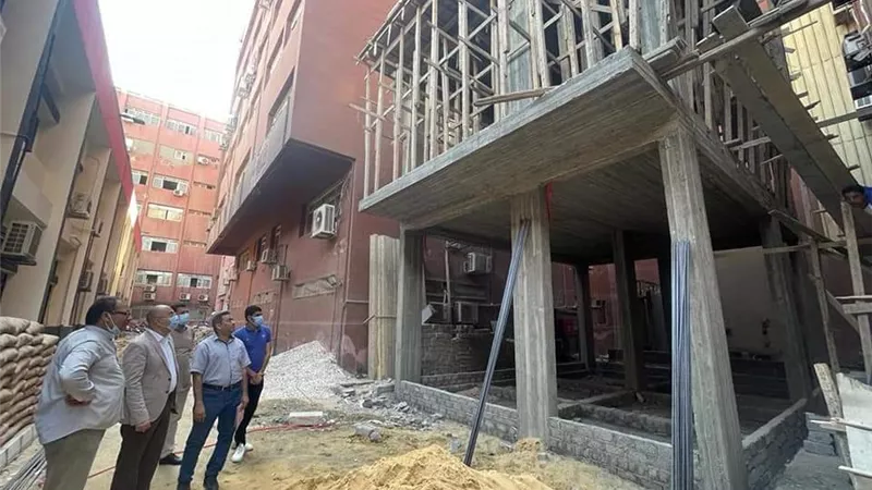المدير التنفيذي لمستشقيات جامعه بني سويف يتابع سير العمل بالمستشفي