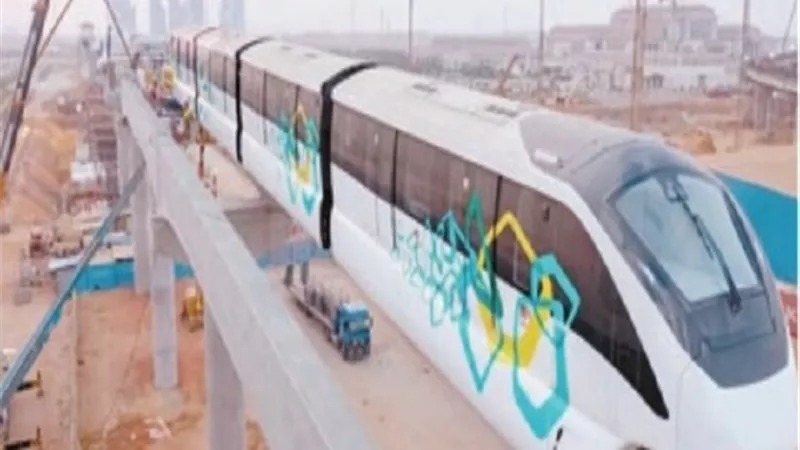 بعد تثبيت أول قطار بالعاصمة الادارية حلم المونوريل.. أصبح حقيقة