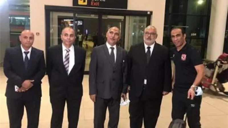 سفيرنا بالنيجر يستقبل بعثة الأهلى فى مطار ديوري هامانى
