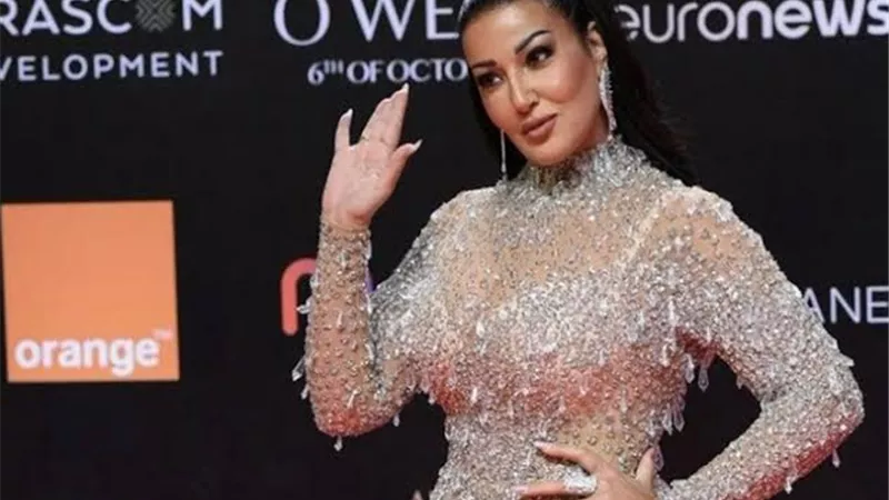 سمية الخشاب تكشف تفاصيل إطلالتها بمهرجان الجونة.. ونوع القرط الذى ارتدته