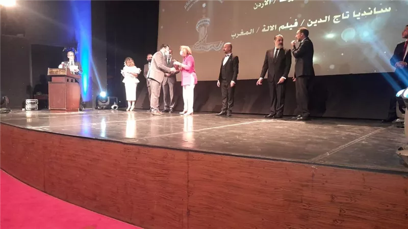 بالصور .. وزيرة الثقافة الأردنية تسلم جوائز مسابقات مهرجان الأردن الدولي للفيلم بحفل الختام