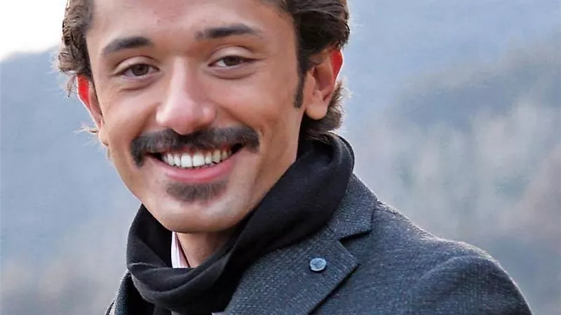 كريم محمود عبد العزيز عن حريق الجونة: حادث إيه؟.. محصلش حاجة.. فيديو