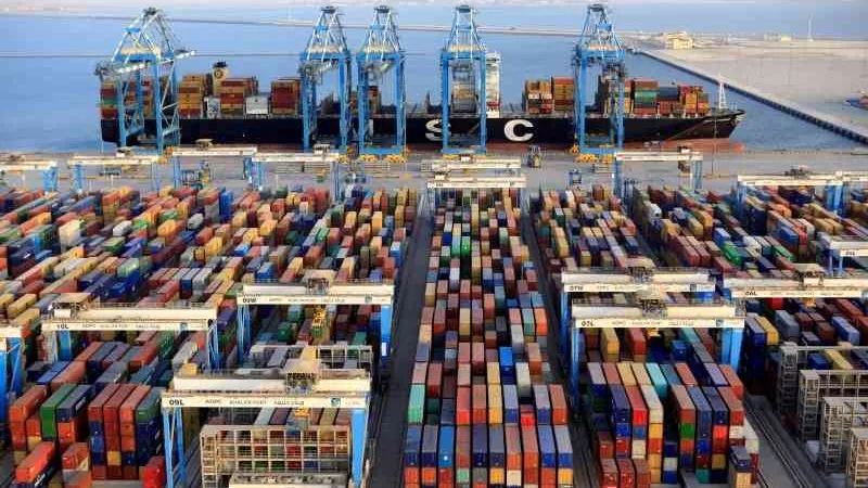 1,83 مليار درهم عائدات موانئ أبوظبي خلال النصف الأول من 2021
