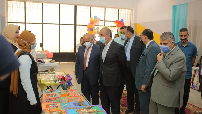 رئيس جامعة الزقازيق يشارك أبناءه الطلاب بكلية علوم ذوي الاعاقة والتأهيل الاحتفال ببداية العام الدراسى