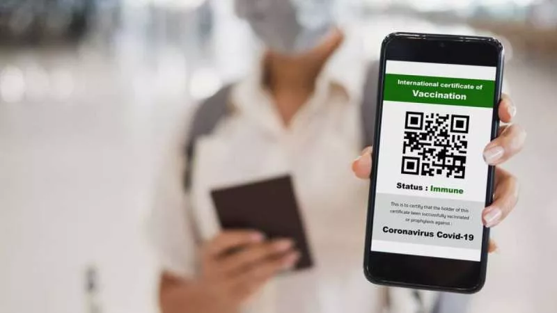 جواز سفر صحي الكتروني.. الصحة : جار الانتهاء من تطبيق الموبايل لاستخدامه في المطارات