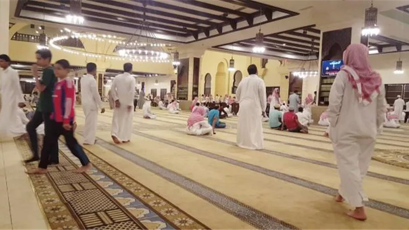 قرار تخفيف الإجراءات الاحترازية بالسعودية لن يشمل المساجد