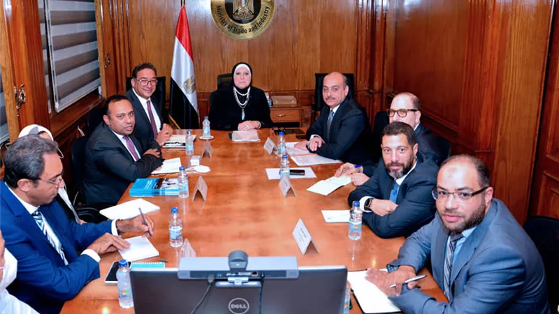 جامع : دراسة تشغيل ٤ مناطق صناعية بقنا وسوهاج