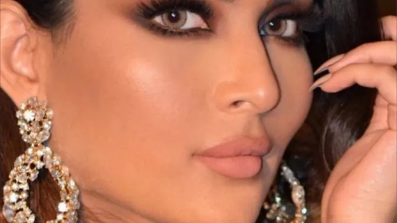 غادة عبدالله: 