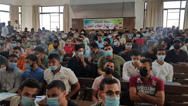 القائم بأعمال رئيس جامعة الفيوم يشهد استقبال الطلاب الجدد بكلية الهندسة