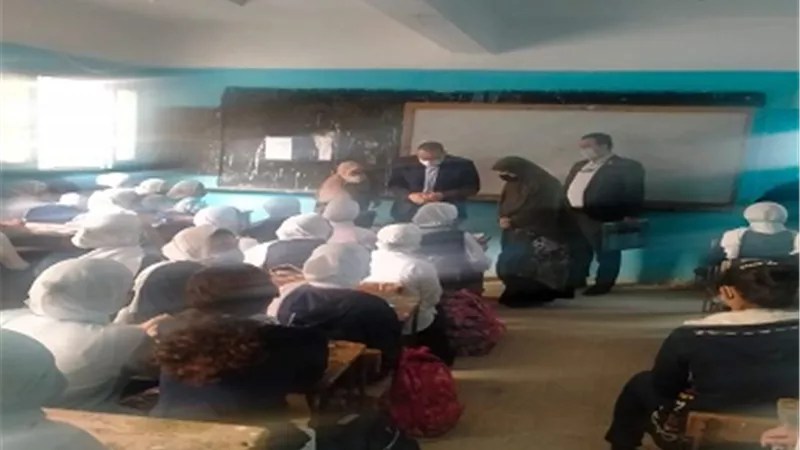 محافظ الشرقية يفاجئ العاملين بمدرسة أسماء بنت أبي بكر الإعدادية بنات ببلبيس