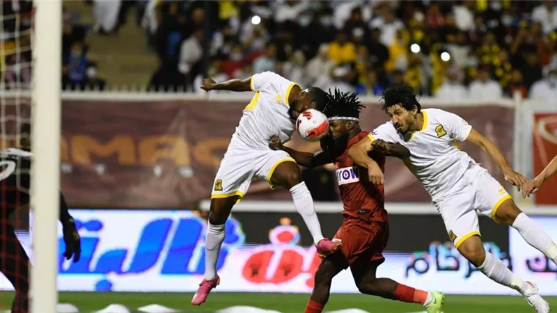 الدورى السعودى.. أحمد حجازى يشارك فى تعادل الاتحاد أمام ضمك