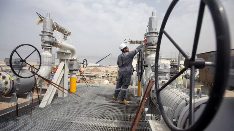 العراق: ارتفاع الأسعار لأكثر من 80 دولارا للبرميل.. مؤشر إيجابي