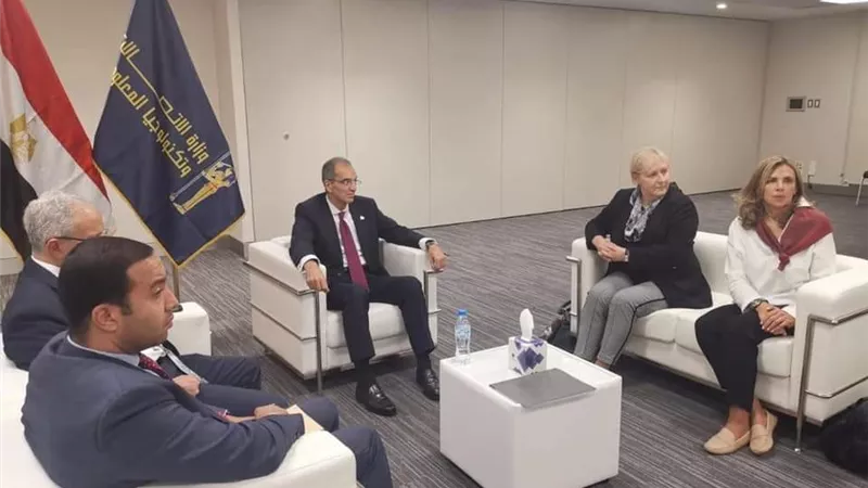 طلعت يشهد اتفاقية تعاون لبناء أول بنية تحتية فى مصر لتقديم خدمات إنترنت الأشياء