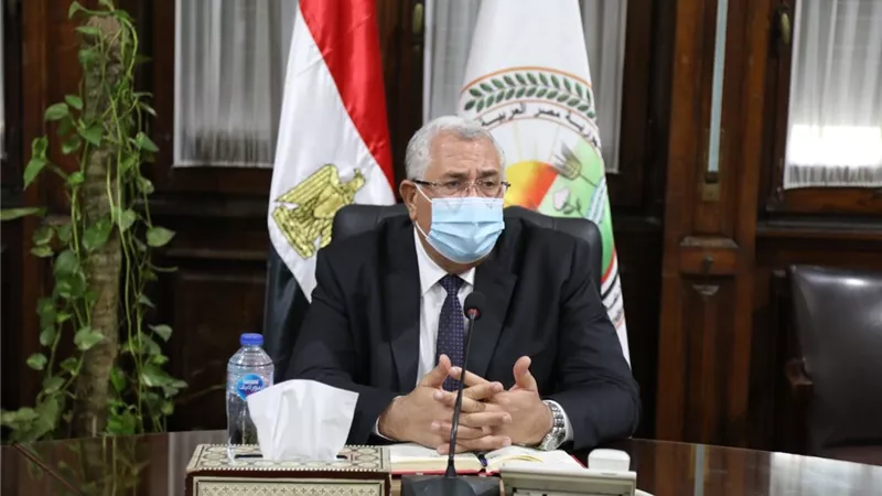 وزير الزراعة يشدد على توفير مستلزمات الانتاج للمزارعين والمربين بجودة عالية وأسعار مناسبة