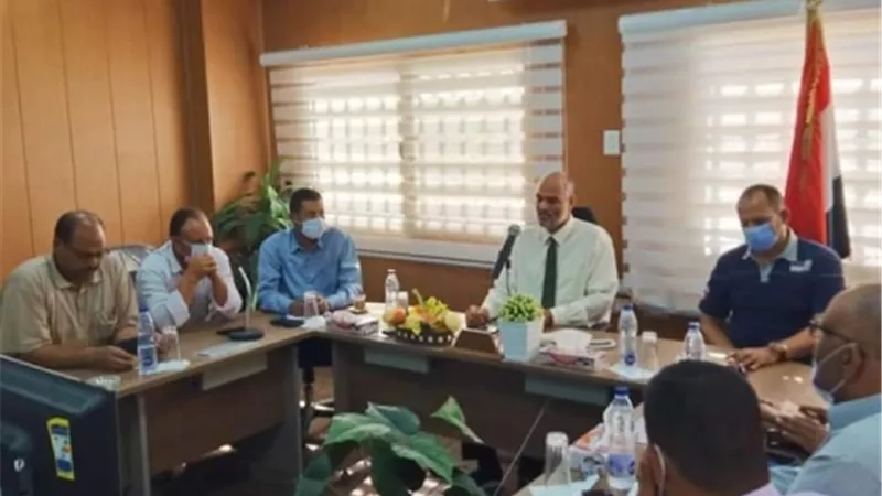 رئيس مركز ومدينة سيوة يلتقى اعضاء المجلس التنفيذى