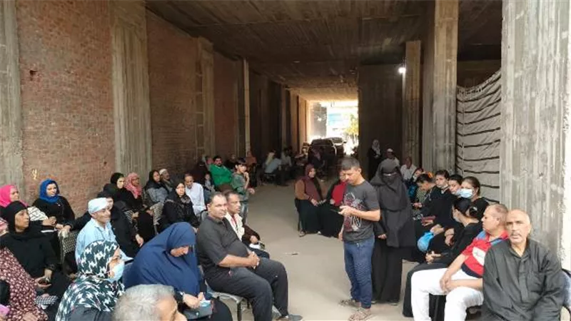 النائب صلاح السعودي 600 جرعة لقاح لتطعيم المواطنين يومياً بأبي زعبل ..صور
