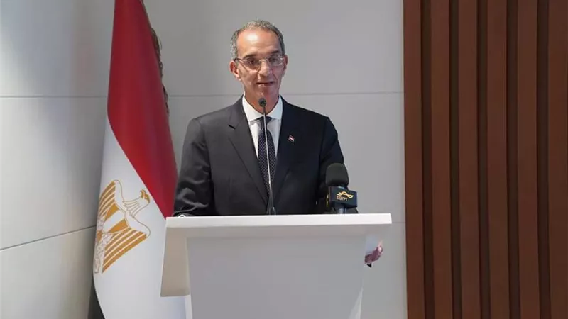 بناء القدرات الرقمية .. الاتصالات : مضاعفة الاستثمار ببرامج التدريب التقنى 22 مرة لتدريب ٢٠٠ الف شاب