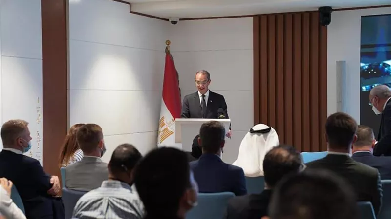 طلعت : إطلاق 100 خدمة عبر منصة مصر الرقمية نهاية ٢٠٢١ وتحديث ٢٠٠ تطبيق حكومى