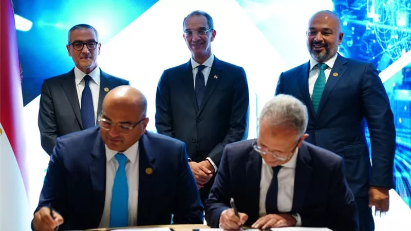 الاتصالات: تعيين ٢١٠٠ من الكوادر الشابة بمجال تصدير خدمات التعهيد وتكنولوجيا المعلومات