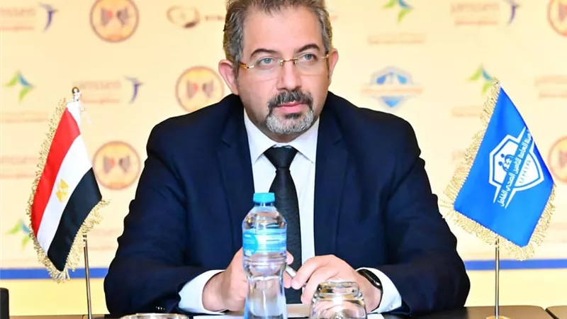 التأمين الصحى: جراحات زرع الكبد والنخاع تصل مليون جنيه والمواطن يتحمل ٣٠٠ جنيه