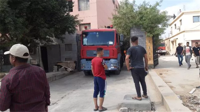 الدفاع المدنى يسيطر على حريق مصنع مدينة بدر وإصابة 7 بينهم شرطى.. بالفيديو والأسماء