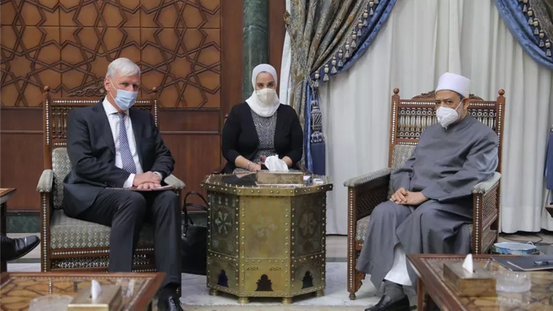 شيخ الأزهر لسفير هولندا: العلاقات القوية بين الأزهر والكنائس العالمية تعكس سماحة الأديان