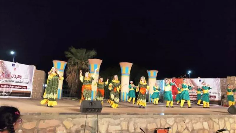 فعاليات فنية وثقافية متنوعة بالمسرح الصيفى بأسوان