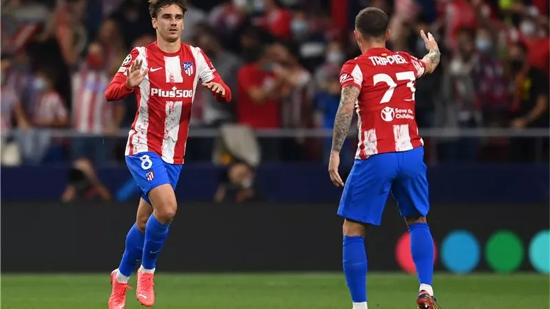 دورى ابطال أوروبا.. طرد جريزمان من مواجهة أتلتيكو مدريد وليفربول