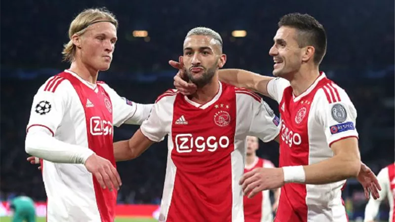 دورى ابطال أوروبا.. أياكس أمستردام يفوز على بروسيا دورتموند برباعية نظيفة