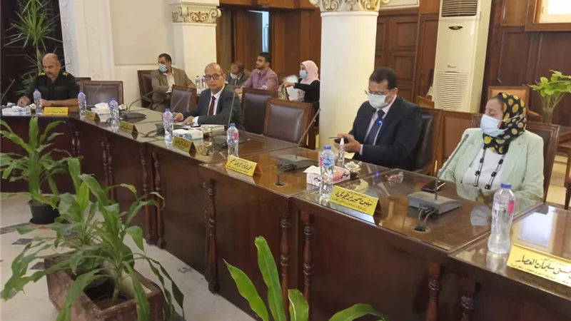 مجلس شئون التعليم والطلاب يوجه بضرورة تلقى اللقاح فى موعد أقصاه ١٤ نوفمبر القادم.