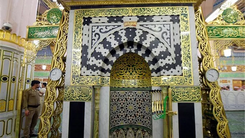 امى تريد زيارة الروضة الشريفة فهل يجوز لها الاقتراض من البنك لذلك ؟...الافتاء تجيب