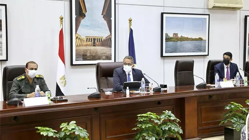 وزير السياحة يتابع تطوير خدمات الزائرين في عدد من المواقع الأثرية والمتاحف
