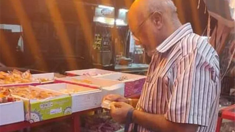 أعدام مشروبات غير صالحة للاستهلاك.. بمحافظة جنوب سيناء
